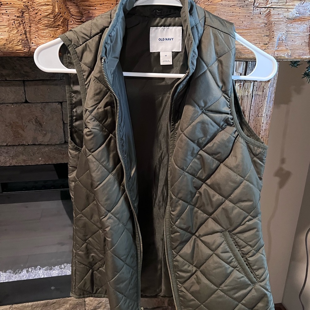 Old Navy Green Quilted Vest